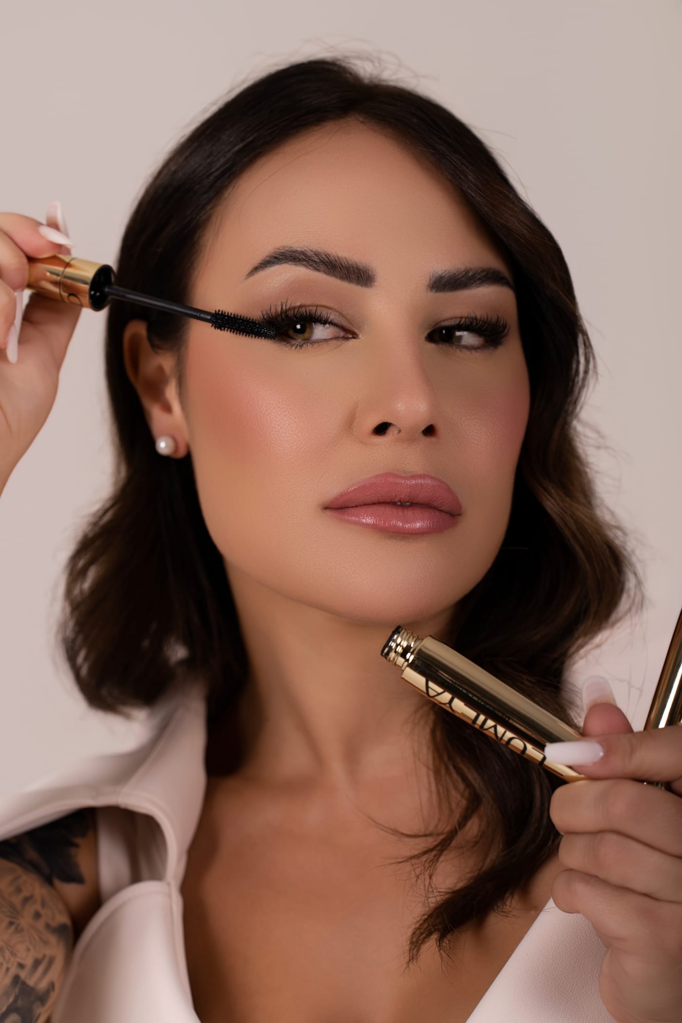 Applicazione del mascara LUMÉYA